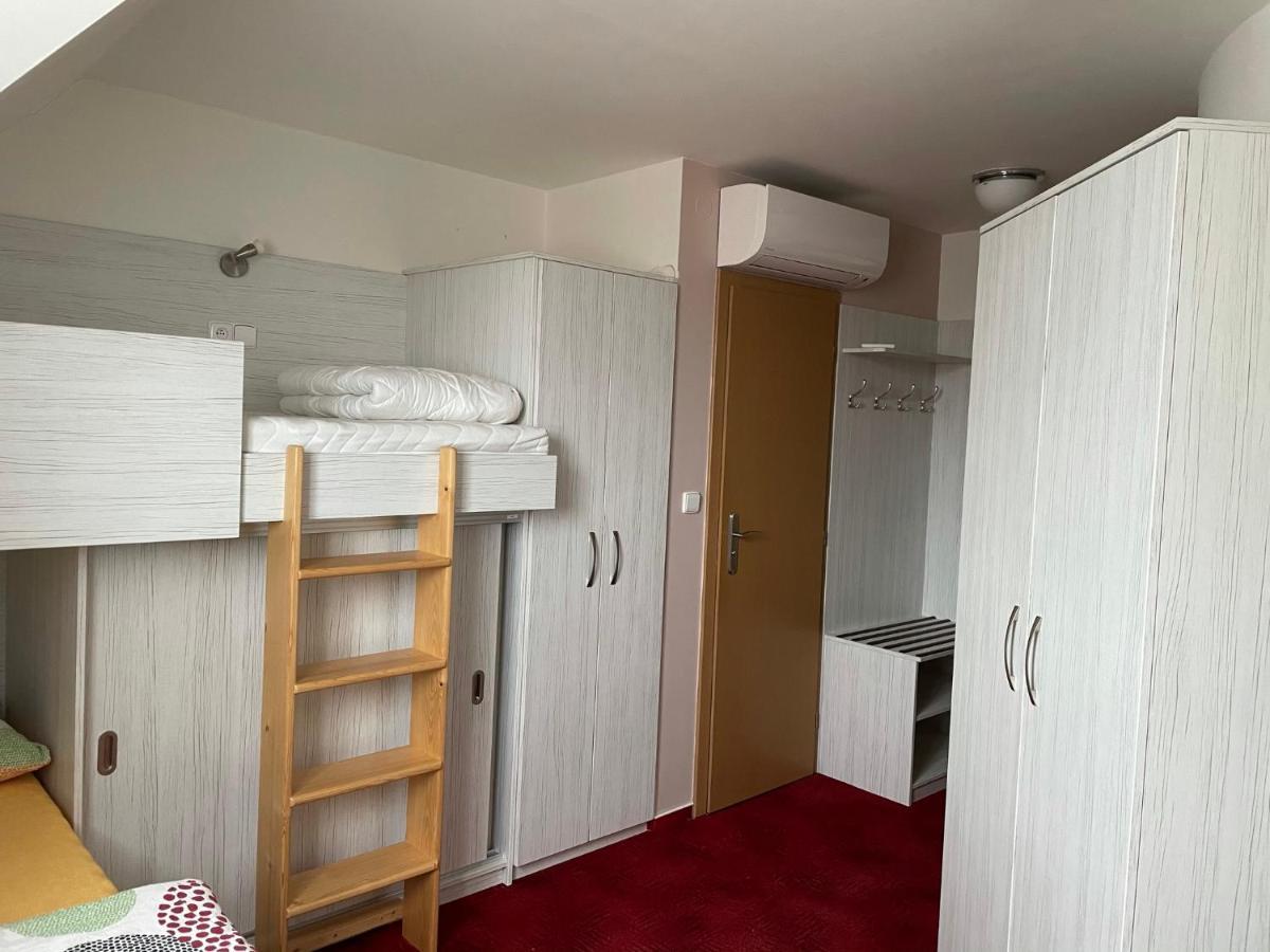 Orlovna Sitborice Hotel Eksteriør billede