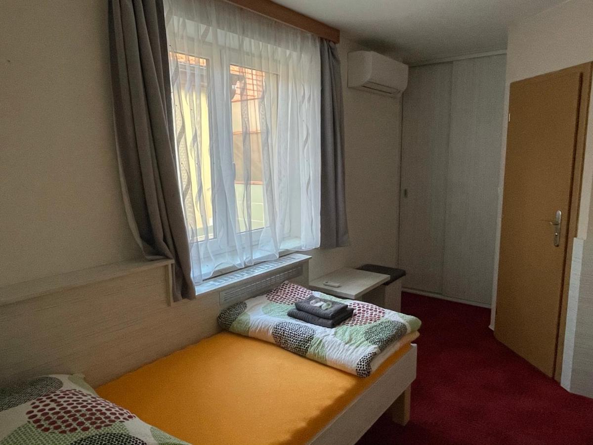 Orlovna Sitborice Hotel Eksteriør billede