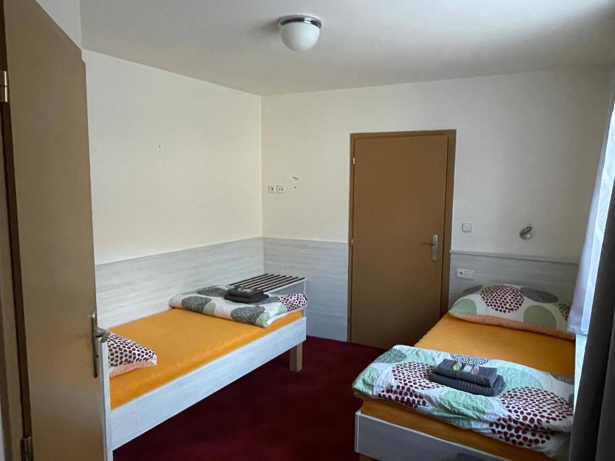 Orlovna Sitborice Hotel Eksteriør billede